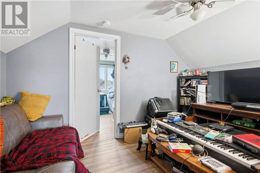 913 Miller Street — photo 24 of 40
