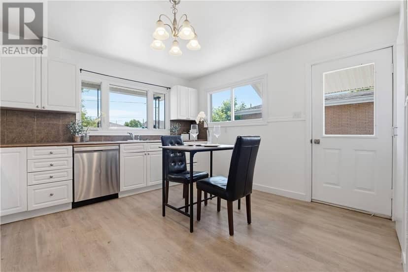 913 Miller Street — photo 9 of 40