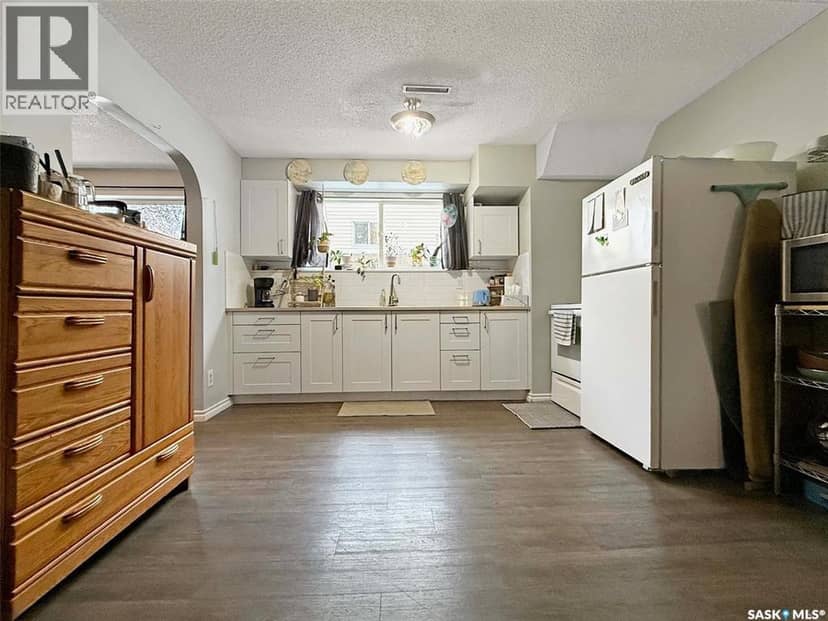 271 14th AVENUE NE — photo 14 of 21