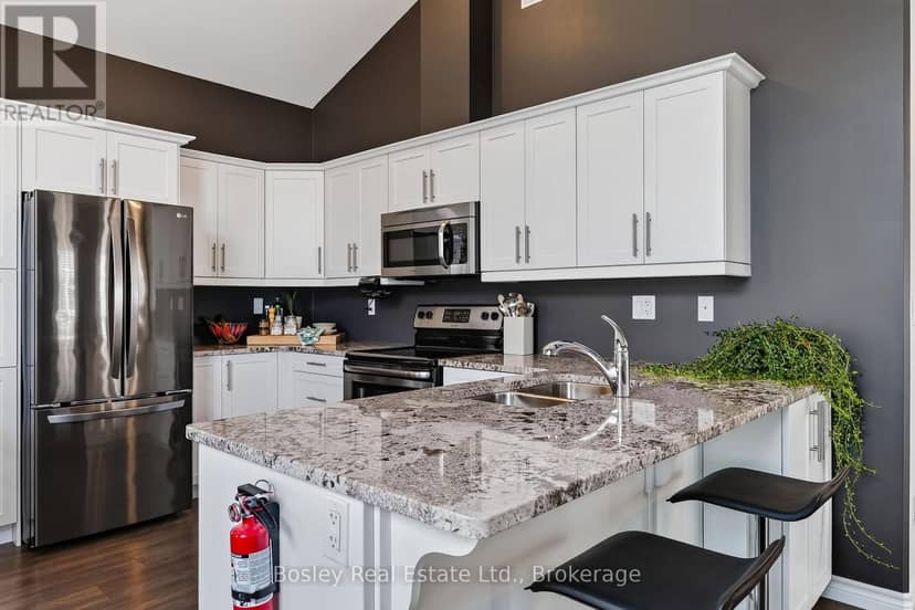 3202 - 300 Croft Street — photo 13 of 33