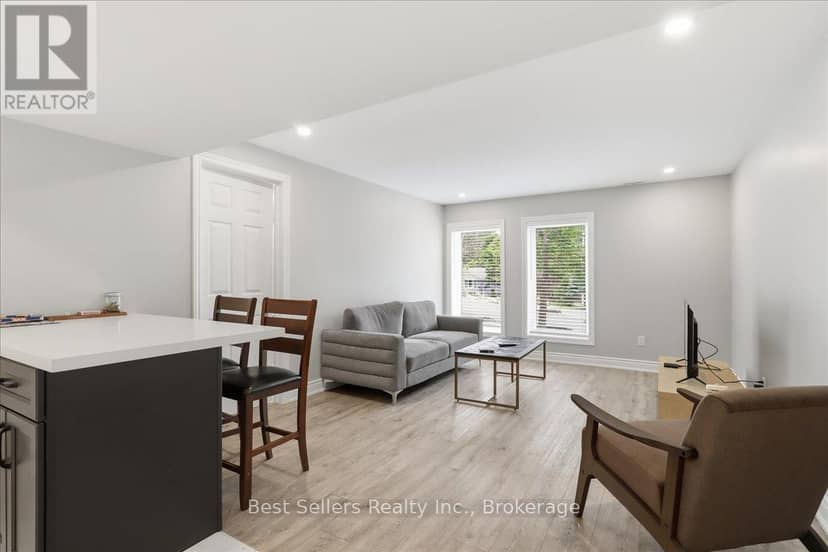 56 Florence Street W — photo 23 of 28