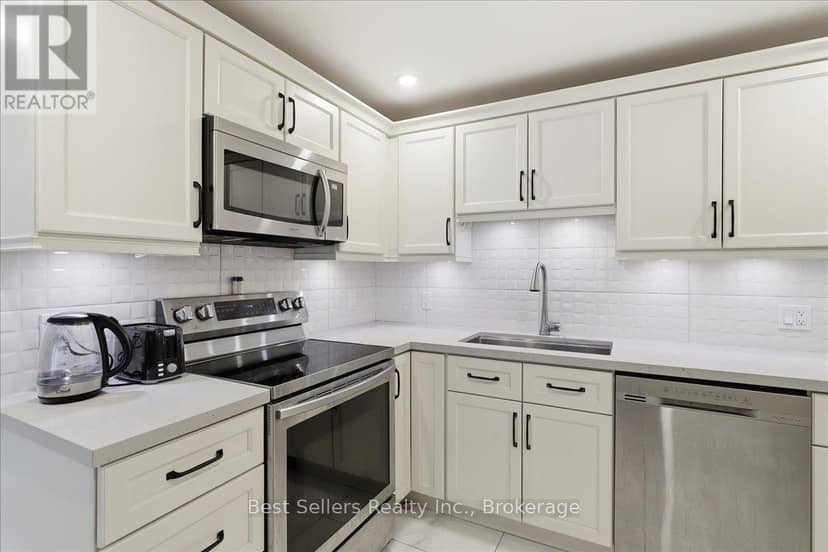 56 Florence Street W — photo 25 of 28