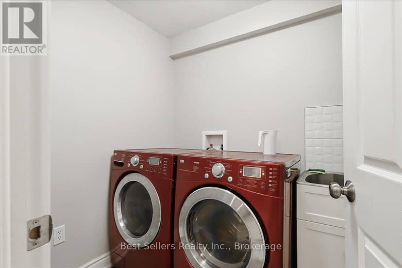 56 Florence Street W — photo 27 of 28