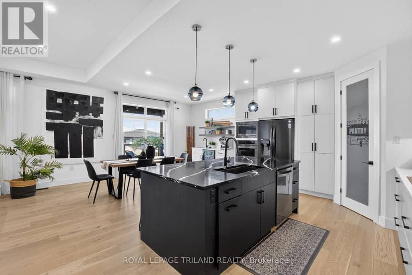 1757 Upper West Avenue — photo 13 of 40
