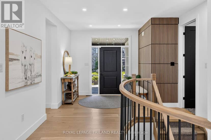 1757 Upper West Avenue — photo 4 of 40