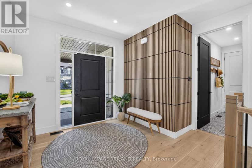 1757 Upper West Avenue — photo 6 of 40