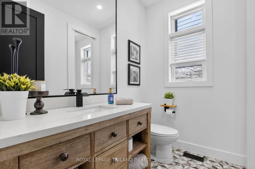 1757 Upper West Avenue — photo 9 of 40