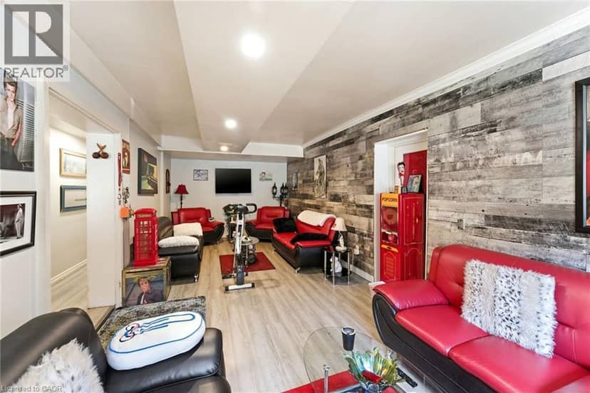 1745 KING Street E — photo 18 of 40