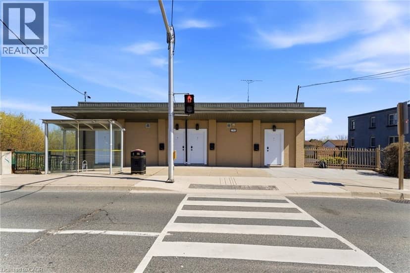 1745 KING Street E — photo 10 of 40