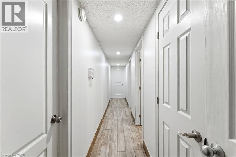 1745 KING Street E — photo 13 of 40