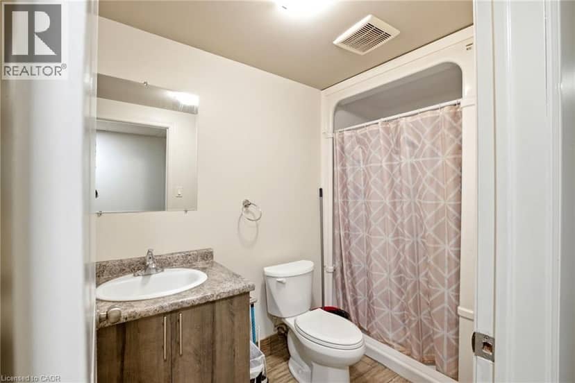 1745 KING Street E — photo 35 of 40
