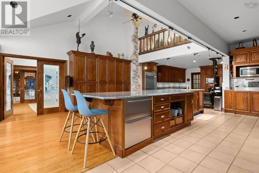 3950 Lawrencetown Road — photo 17 of 40