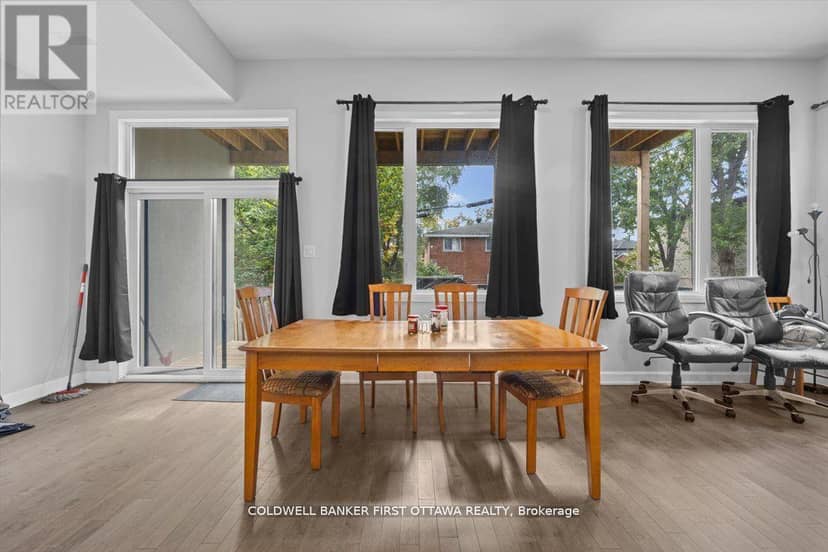 562 Queen Mary Street — photo 10 of 40