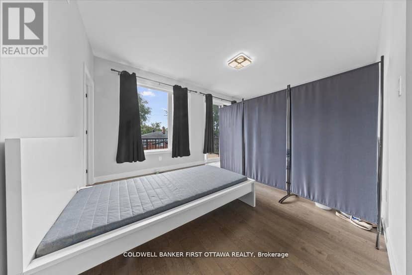 562 Queen Mary Street — photo 19 of 40