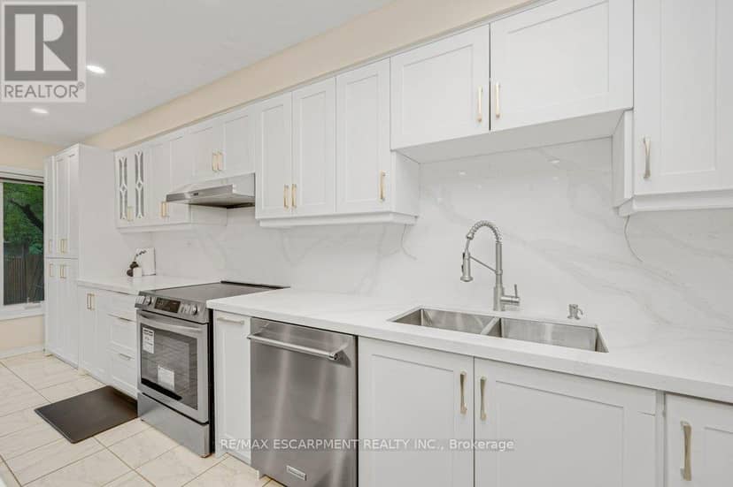 2597 Addingham Crescent — photo 10 of 27