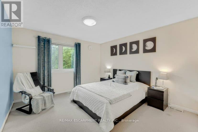 2597 Addingham Crescent — photo 13 of 27