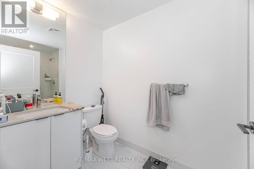 218 - 60 George Butchart Drive — photo 16 of 33