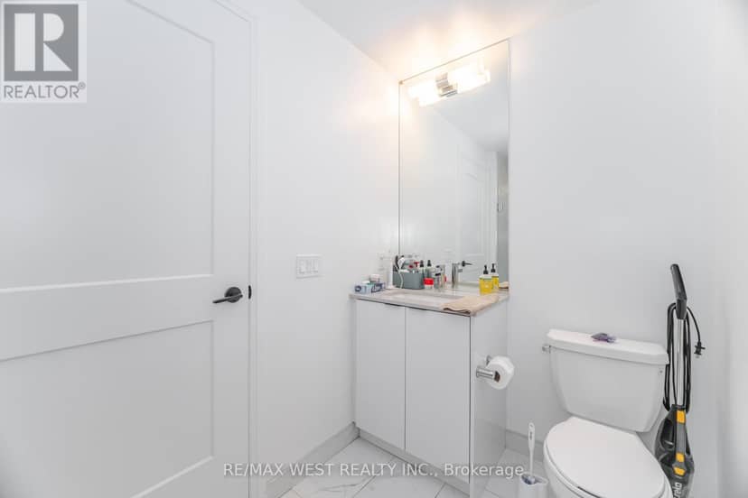 218 - 60 George Butchart Drive — photo 17 of 33
