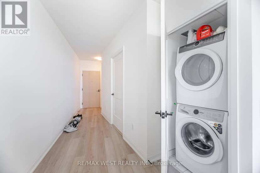 218 - 60 George Butchart Drive — photo 19 of 33