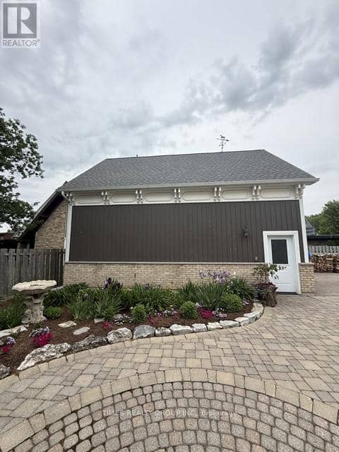 220 Hibernia Street — photo 25 of 26
