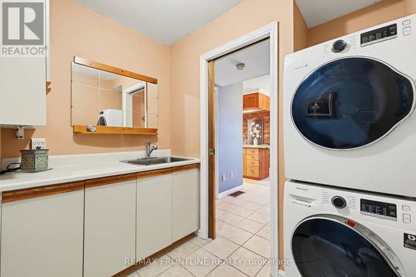 1047 Country Lane — photo 19 of 40