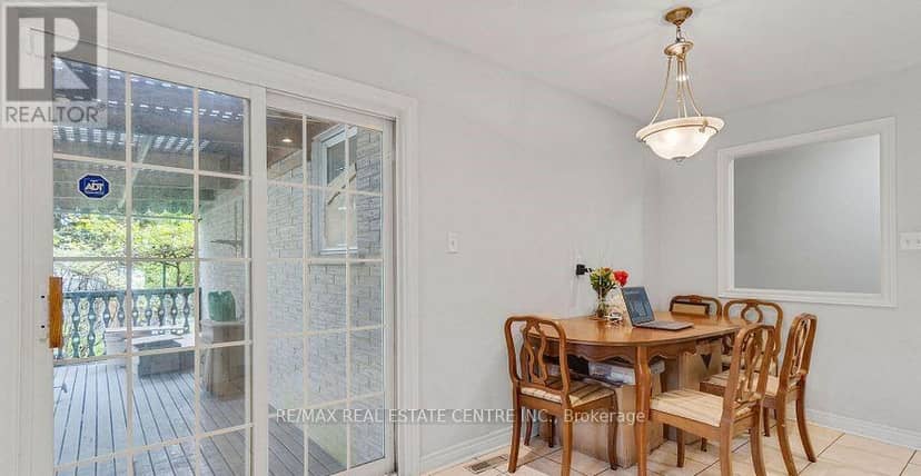 1011 Pearson Drive — photo 11 of 40
