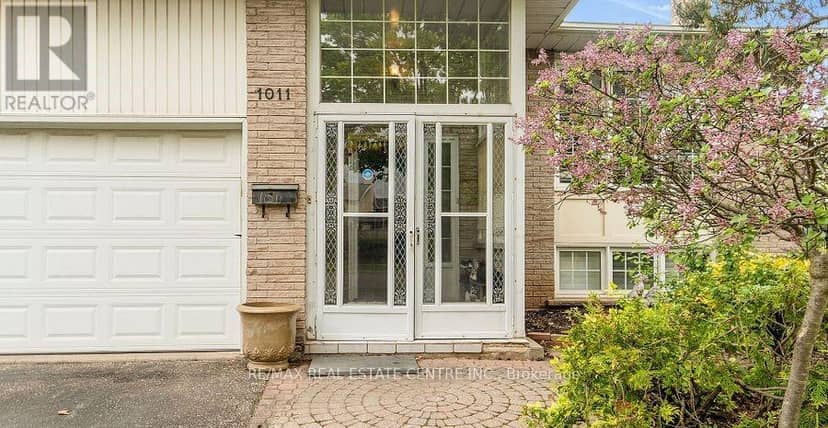 1011 Pearson Drive — photo 3 of 40