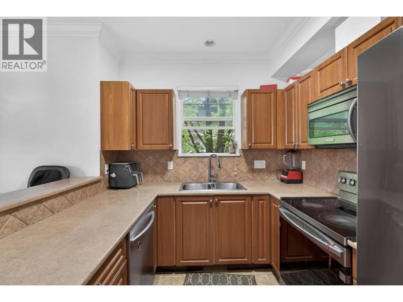 25 1010 EWEN AVENUE, New Westminster, photo 2
