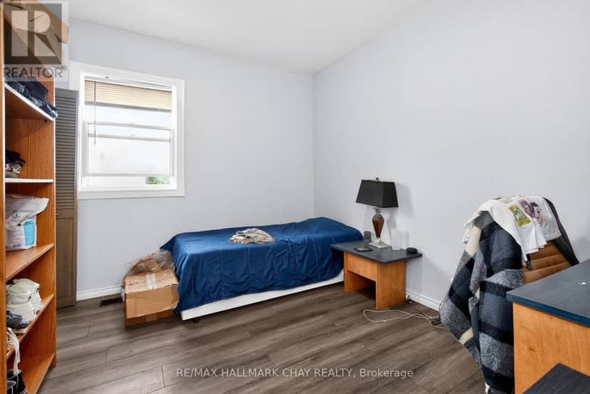 371 Barrie Road — photo 14 of 40