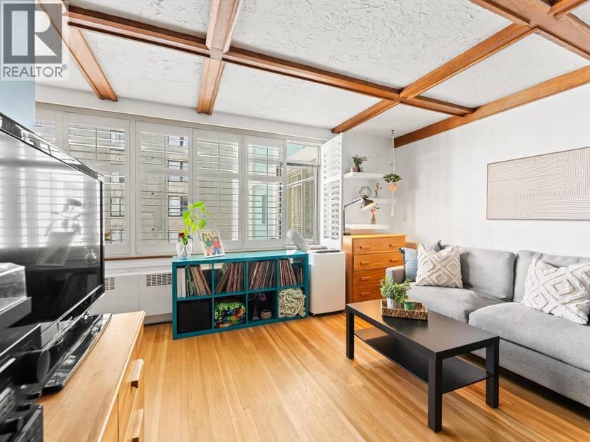 304 1975 PENDRELL STREET, Vancouver