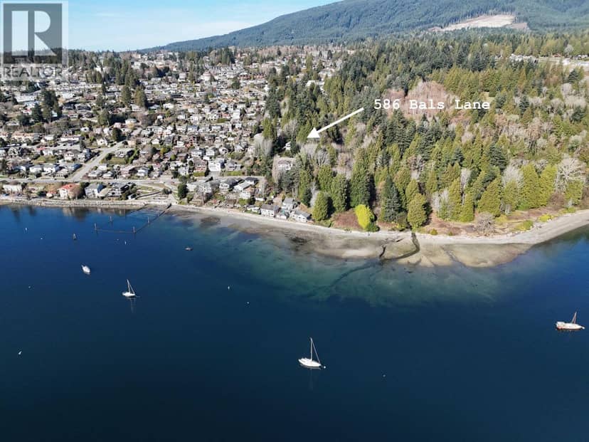 586 BALS LANE, Gibsons