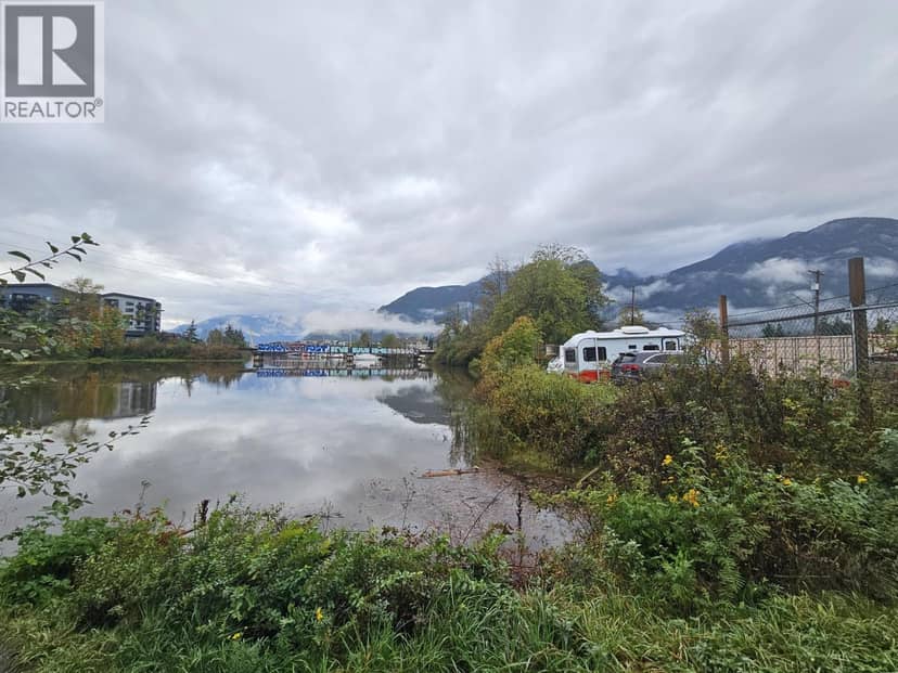 1570 PEMBERTON AVENUE, Squamish, photo 5