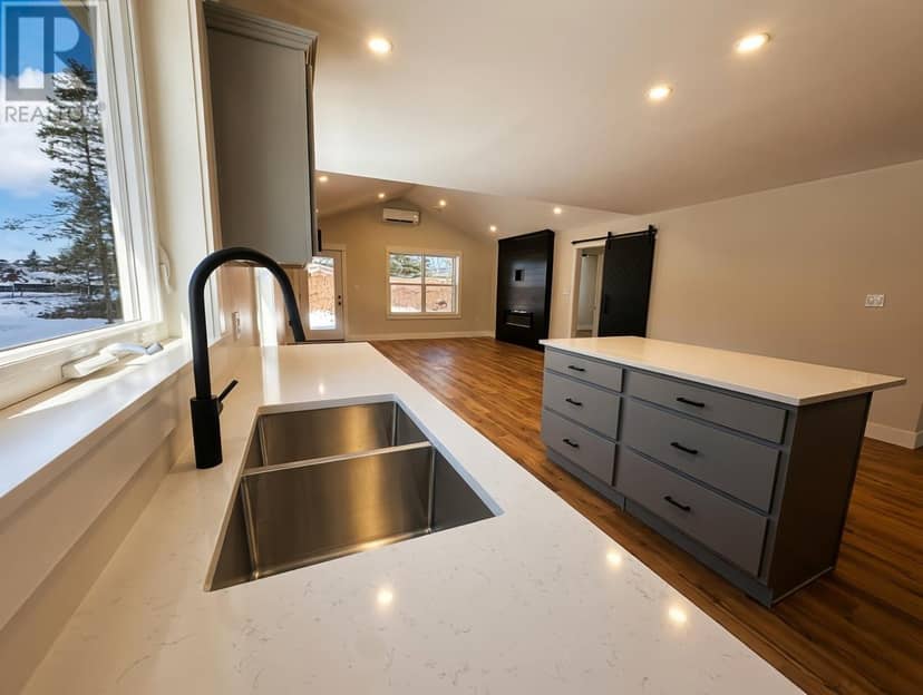 15 Norman Drive — photo 10 of 23