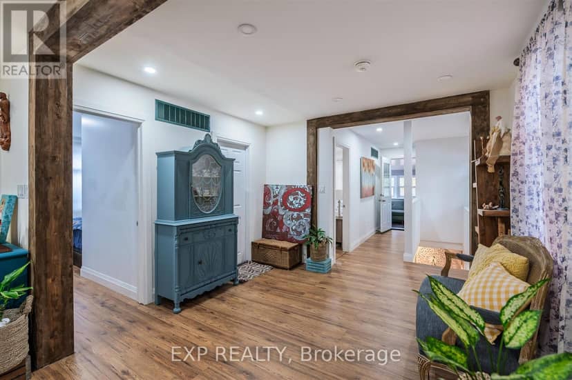 829 Athol Street — photo 10 of 17