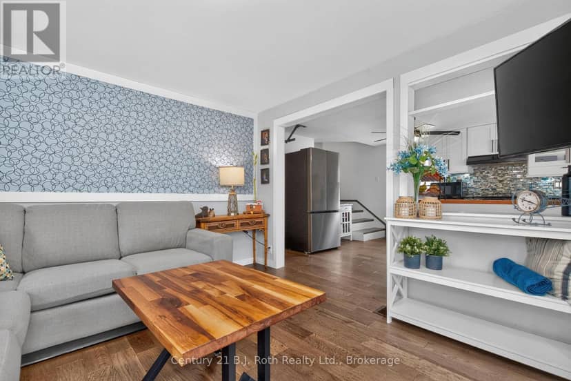 21 Maple Street — photo 13 of 40