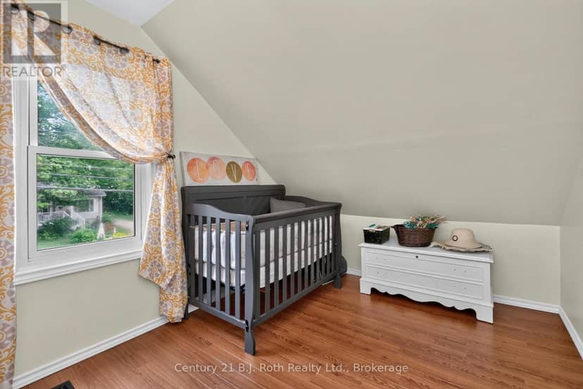 21 Maple Street — photo 27 of 40
