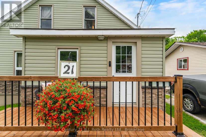 21 Maple Street — photo 4 of 40