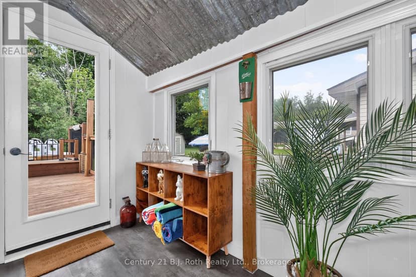 21 Maple Street — photo 8 of 40