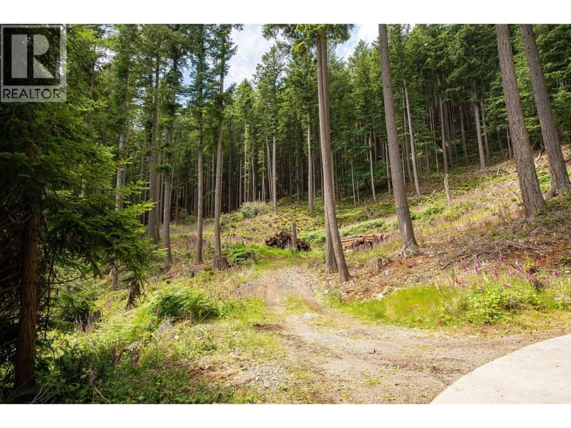 393 CREEK ROAD, Bowen Island, photo 3