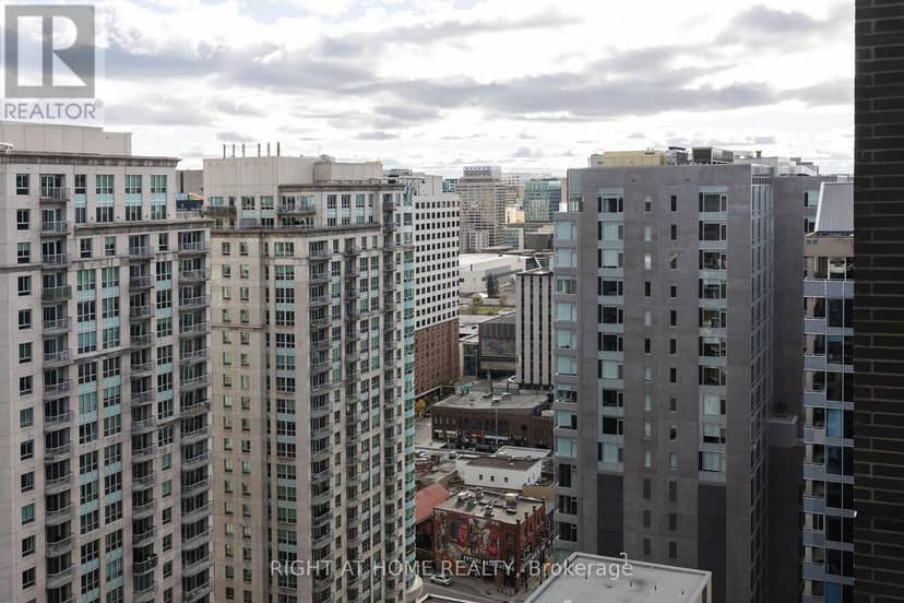 2508 - 180 George Street — photo 38 of 40