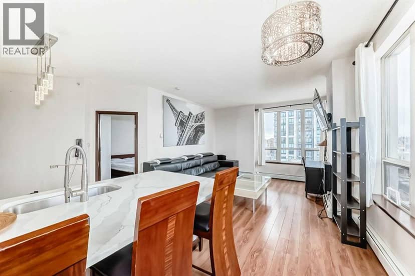 915, 1053 10 Street SW — photo 18 of 40