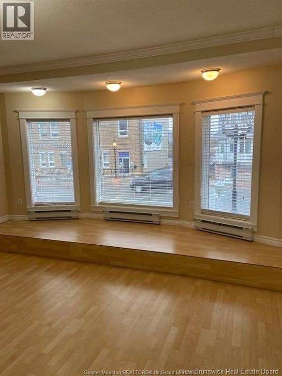 20 Roseberry Street — photo 10 of 12