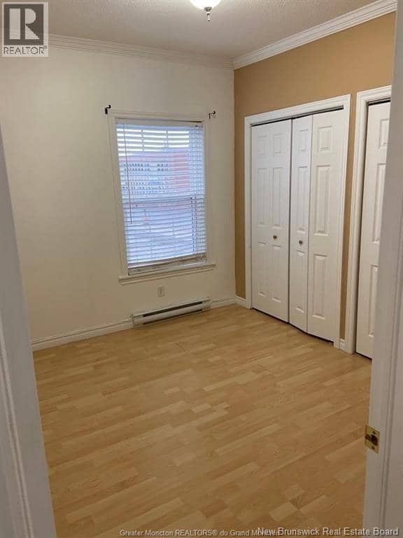 20 Roseberry Street — photo 11 of 12