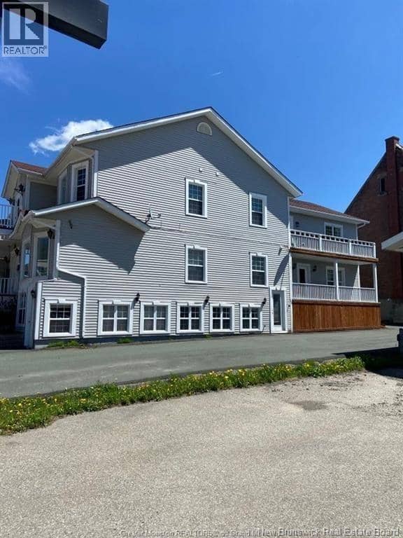 20 Roseberry Street, Campbellton, photo 2