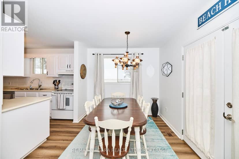 384 Dovercourt Road — photo 8 of 28