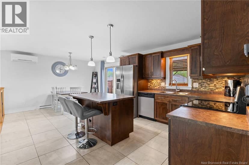 253 Chatellerault Street — photo 13 of 36