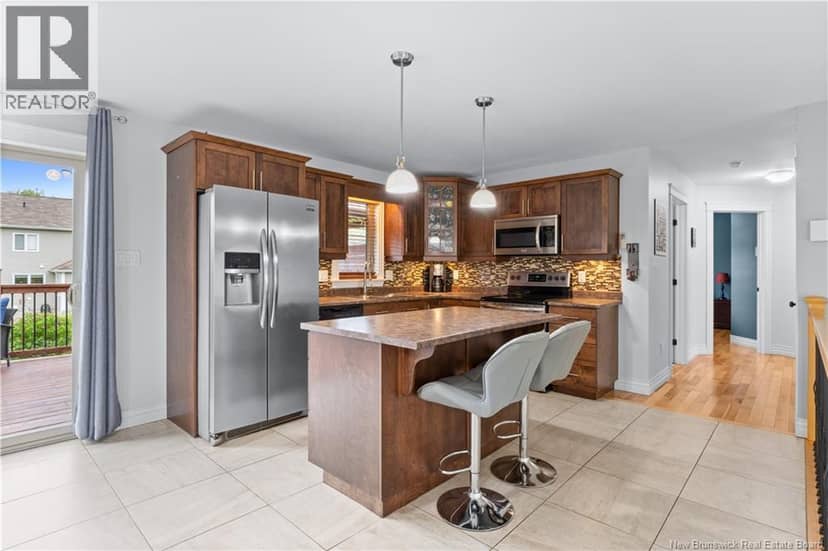 253 Chatellerault Street — photo 9 of 36