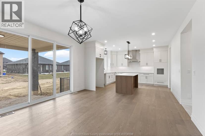 1212 Campana Crescent — photo 7 of 16