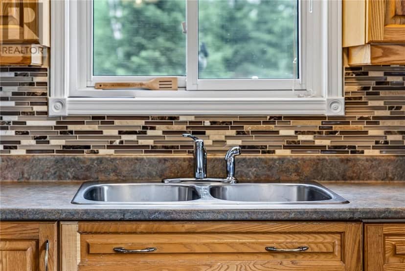 1933 Bushy Bay — photo 21 of 40