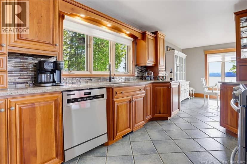 30 Rockcliff Boulevard — photo 17 of 40